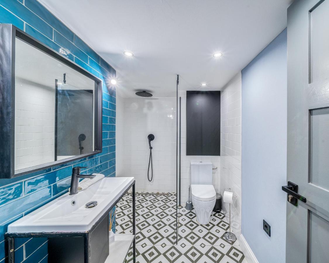 Azure Oasis In The Heart Of The City Budapest Ngoại thất bức ảnh